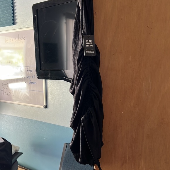 New - Picture 2 of 4